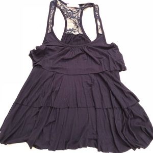 Navy tiered ruffled top w/ lace detail